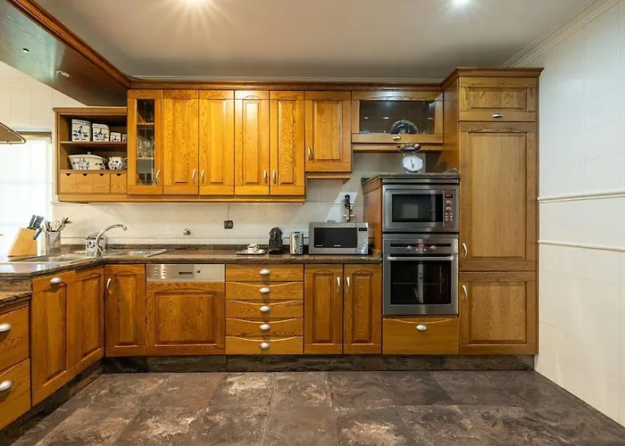 With Pool - Bom Jesus Villa Braga